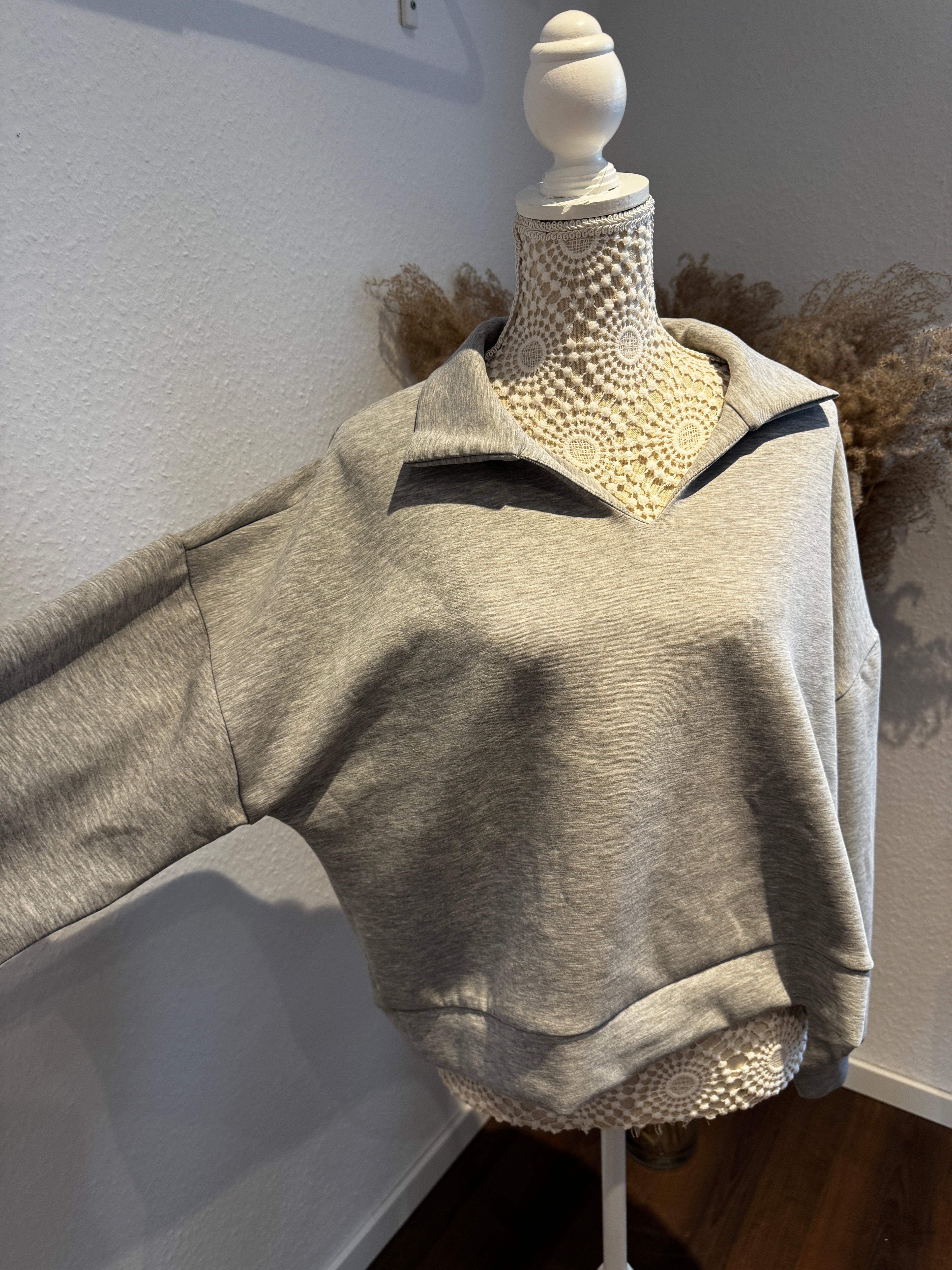 Oversized Sweatshirt mit Polokragen